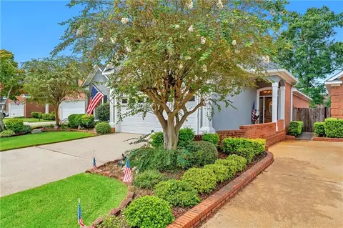 Exterior - 718 Natchez Trail Ct, Mobile, AL 36609 photo 9 of 18