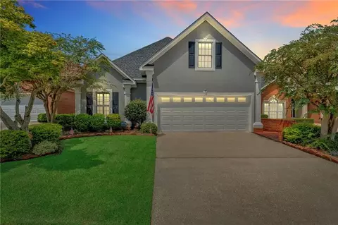 Exterior - 718 Natchez Trail Ct, Mobile, AL 36609 photo 4 of 18