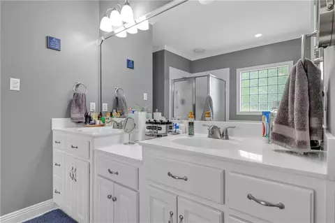 Bath - 718 Natchez Trail Ct, Mobile, AL 36609 photo 3 of 5