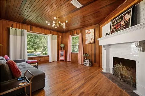 Living - 1151 Navco Rd, Mobile, AL 36605 photo 1 of 3