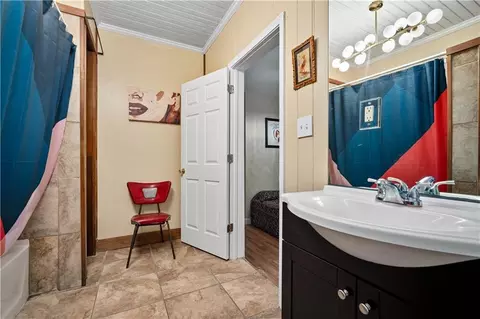 Bath - 1151 Navco Rd, Mobile, AL 36605 photo 3 of 4