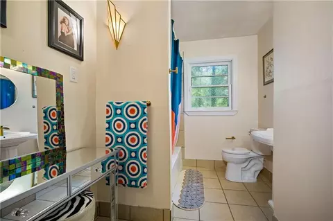 Bath - 1151 Navco Rd, Mobile, AL 36605 photo 1 of 4