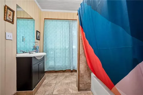 Bath - 1151 Navco Rd, Mobile, AL 36605 photo 2 of 4