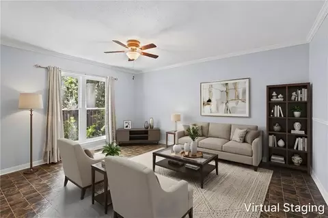 Living - 2901 Grant St #304, Mobile, AL 36606 photo 8 of 10