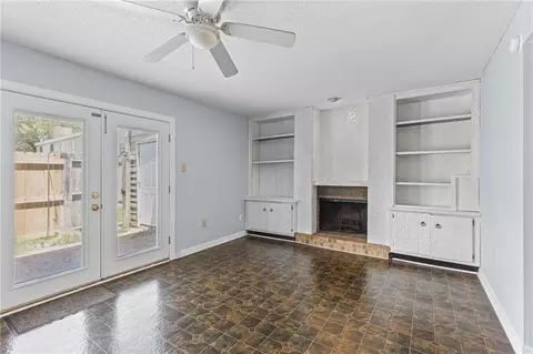 Living - 2901 Grant St #304, Mobile, AL 36606 photo 1 of 10