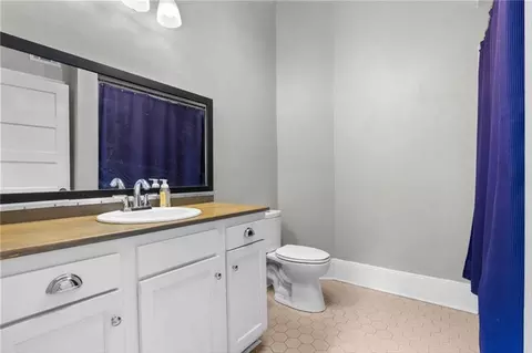 Bath - 1508 Dauphin St, Mobile, AL 36604 photo 1 of 3