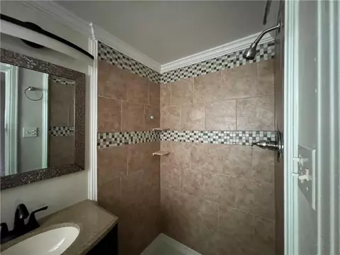 Bath - 317 Bomar Pl, Mobile, AL 36609 photo 4 of 4