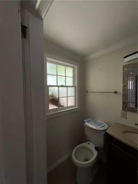 Bath - 317 Bomar Pl, Mobile, AL 36609 photo 3 of 4