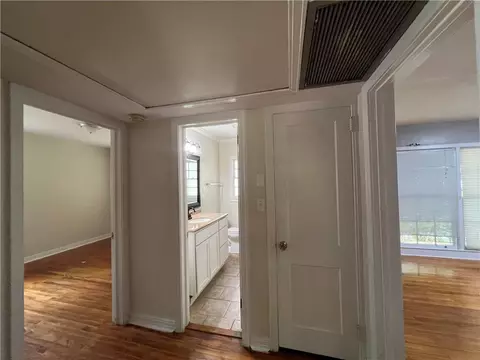 Entry Way - 317 Bomar Pl, Mobile, AL 36609 photo 1 of 2