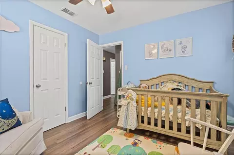 Bedroom - 516 Woodlore Dr, Chickasaw, AL 36611 photo 5 of 6