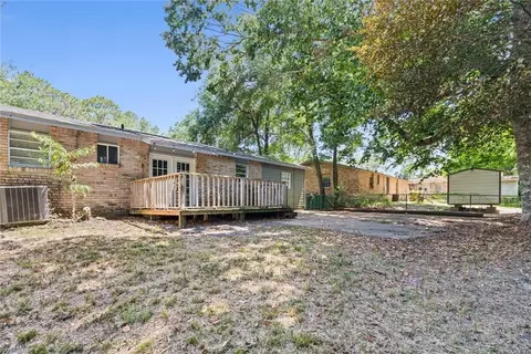 Exterior - 516 Woodlore Dr, Chickasaw, AL 36611 photo 2 of 3