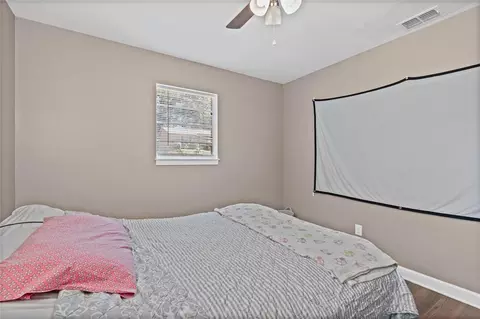 Bedroom - 516 Woodlore Dr, Chickasaw, AL 36611 photo 3 of 6