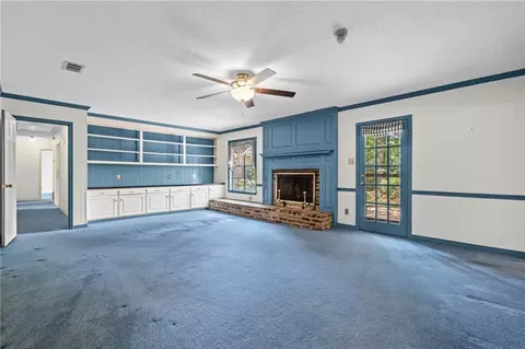 Living - 4167 Skywood Ln, Mobile, AL 36693 photo 4 of 4