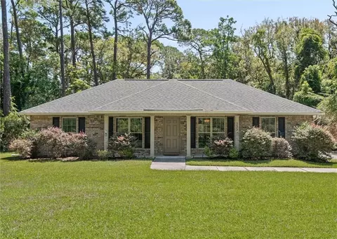 122 Hernando St, Dauphin Island, AL 36528
