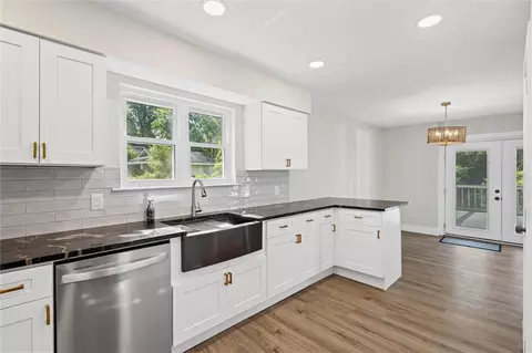 Kitchen - 6433 Cedar Bend Ct # -E, Mobile, AL 36608 photo 2 of 2