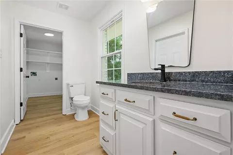 Bath - 3811 Claridge Rd N, Mobile, AL 36608 photo 1 of 3