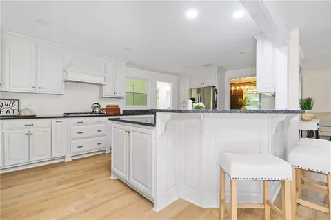 Kitchen - 3811 Claridge Rd N, Mobile, AL 36608 photo 5 of 6