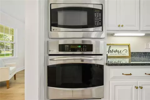 Kitchen - 3811 Claridge Rd N, Mobile, AL 36608 photo 1 of 6