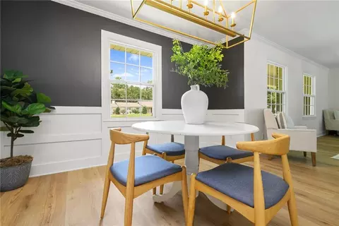 Dining - 3811 Claridge Rd N, Mobile, AL 36608 photo 5 of 5