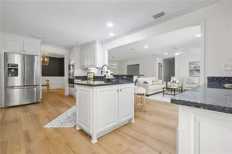 Kitchen - 3811 Claridge Rd N, Mobile, AL 36608 photo 4 of 6