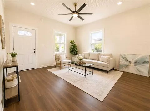 Living - 113 Parker St, Mobile, AL 36604 photo 2 of 2