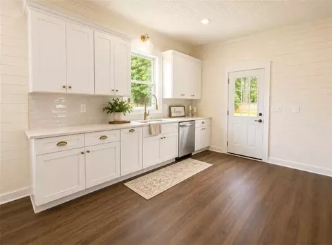 Kitchen - 113 Parker St, Mobile, AL 36604 photo 1 of 2