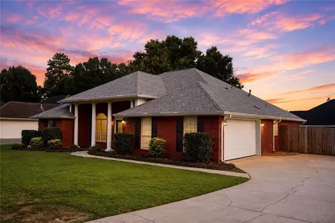 Exterior - 7321 Bridgemill Dr, Mobile, AL 36619 photo 3 of 7