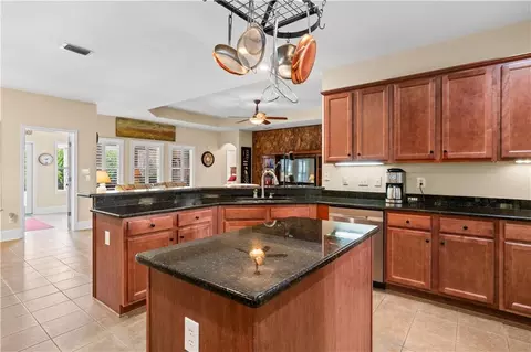 Kitchen - 11105 Roanoke Loop, Daphne, AL 36526 photo 4 of 5