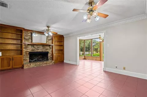Living - 906 Azalea Rd, Mobile, AL 36693 photo 4 of 5