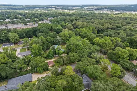 View/Area - 906 Azalea Rd, Mobile, AL 36693 photo 7 of 11