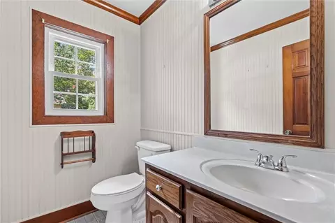 Bath - 906 Azalea Rd, Mobile, AL 36693 photo 1 of 3