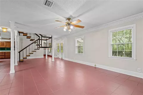 Living - 906 Azalea Rd, Mobile, AL 36693 photo 3 of 5