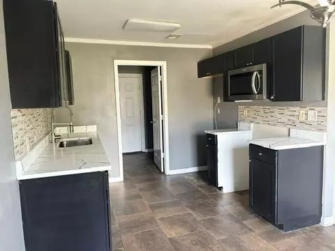 Kitchen - 917 Dawes Rd, Mobile, AL 36695 photo 2 of 2