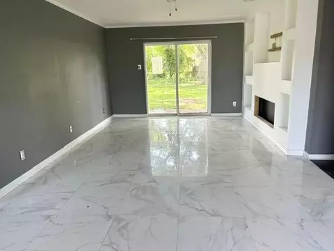 Living - 917 Dawes Rd, Mobile, AL 36695 photo 1 of 1