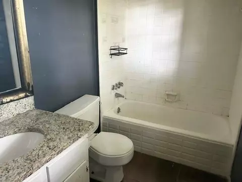 Bath - 917 Dawes Rd, Mobile, AL 36695 photo 1 of 2