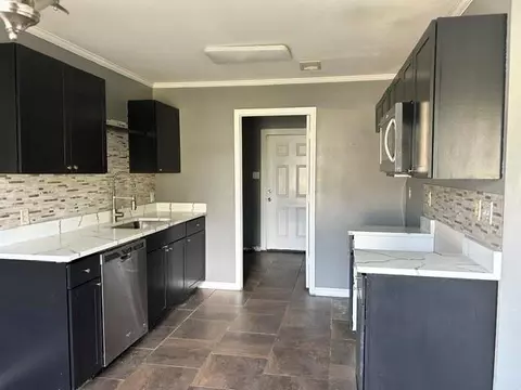 Kitchen - 917 Dawes Rd, Mobile, AL 36695 photo 1 of 2