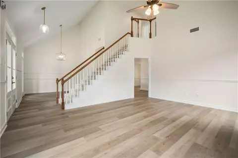 Living - 6432 Doubletree Ct, Mobile, AL 36695 photo 2 of 4