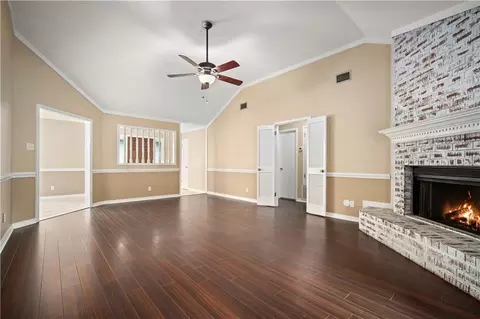 Living - 3014 Olde Gate Rd, Mobile, AL 36695 photo 3 of 3