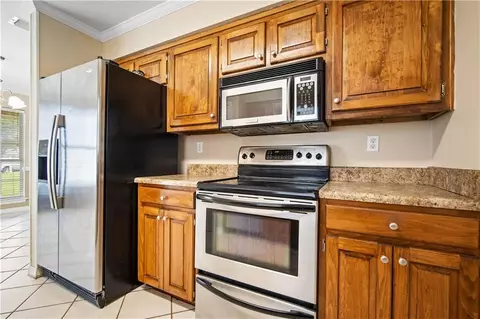 Kitchen - 3014 Olde Gate Rd, Mobile, AL 36695 photo 3 of 3