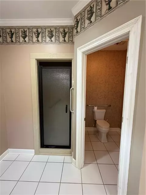 Bath - 5705 Foxfire Rd, Mobile, AL 36618 photo 1 of 5