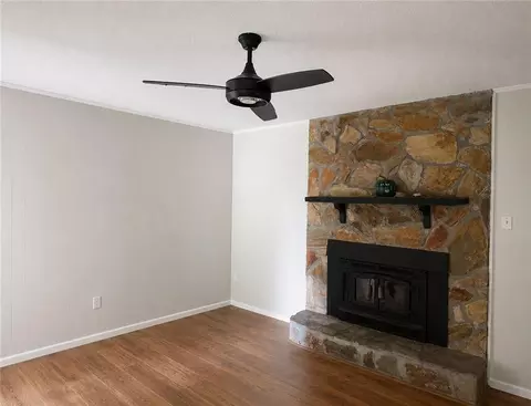 Living - 6671 Stringfellow Ln, Wilmer, AL 36587 photo 4 of 5