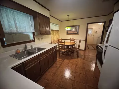 Kitchen - 1575 Regency Dr, Mobile, AL 36693 photo 2 of 2