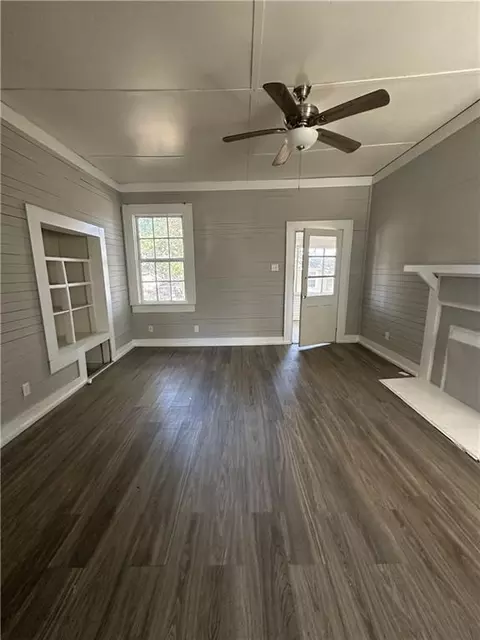 Living - 19 Gulf St, Mobile, AL 36611 photo 3 of 4