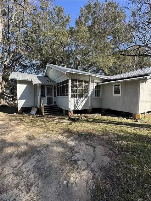 Exterior - 19 Gulf St, Mobile, AL 36611 photo 3 of 10