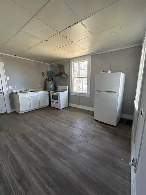 Kitchen - 19 Gulf St, Mobile, AL 36611 photo 4 of 4