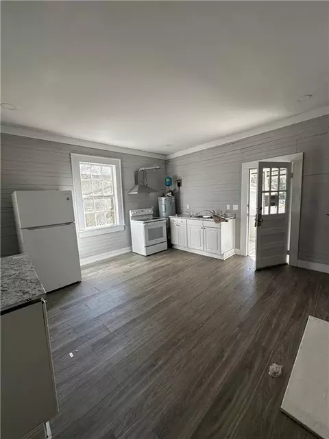Kitchen - 19 Gulf St, Mobile, AL 36611 photo 2 of 4