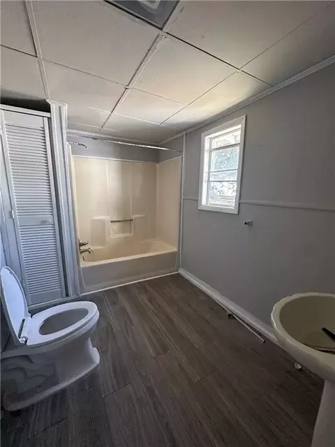 Bath - 19 Gulf St, Mobile, AL 36611 photo 3 of 3
