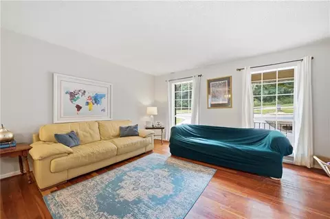 Living - 5404 Gaillard Dr, Mobile, AL 36608 photo 2 of 7