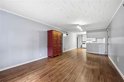 Living - 5404 Gaillard Dr, Mobile, AL 36608 photo 7 of 7