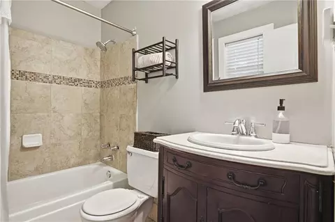 Bath - 5404 Gaillard Dr, Mobile, AL 36608 photo 1 of 5